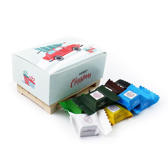 Céges Karácsonyi Ajándék: Színes csokikockák egyedi dobozban, mini raklapon, karácsony Karácsonyi Céges Ajándék: Színes csokikockák egyedi dobozban, mini raklapon, karácsony