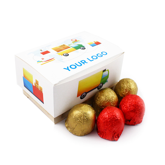 Logózható Reklámcsokoládé: Marcipán ízű golyó (alkoholos töltelékkel) logózott dobozban, mini raklapon